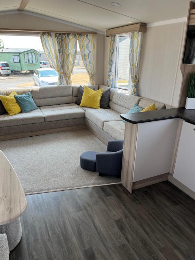 Beautiful Caravan In Trecco Bay! 74 Sycomore Bridgend  Exterior photo